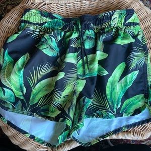 ⚡️2 for $40⚡️Tropical boardshorts